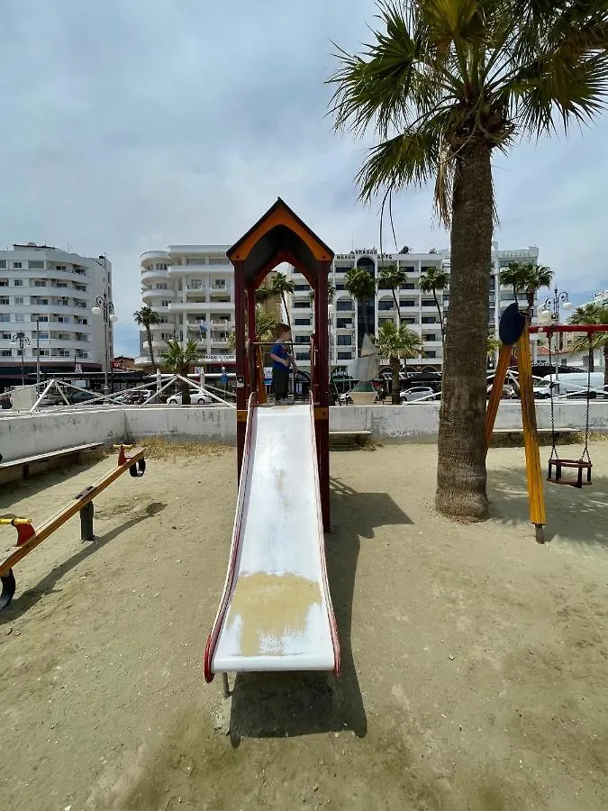 לרנקה Krasas Beach 0*,  קפריסין